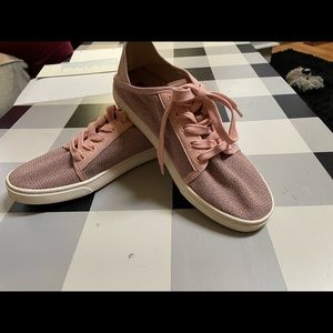 Woman’s Olukai Shoes